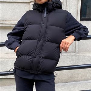 Aritzia TNA the super Puff vest